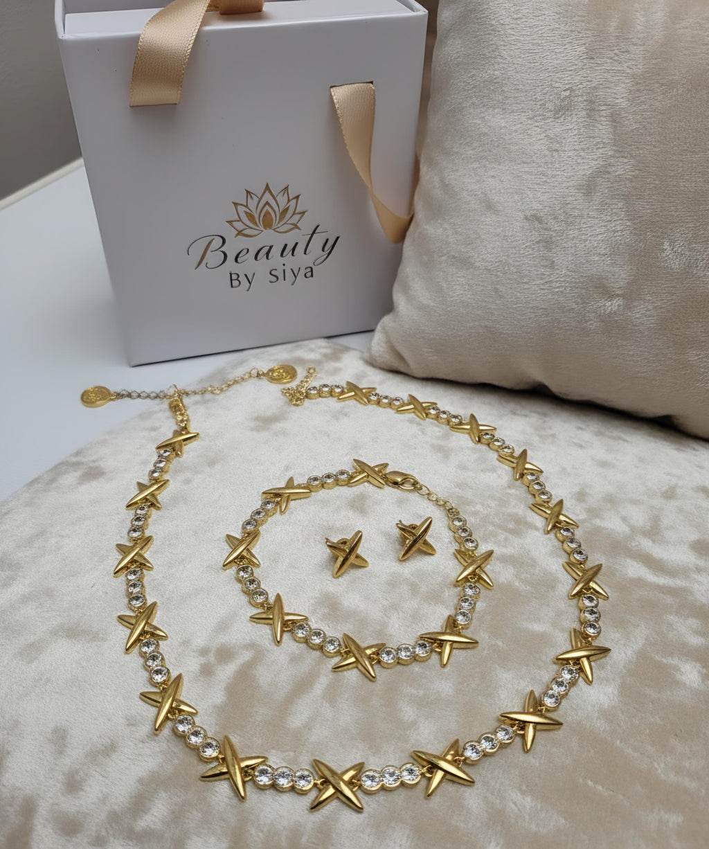 Gemma viral xoxo choker necklace set