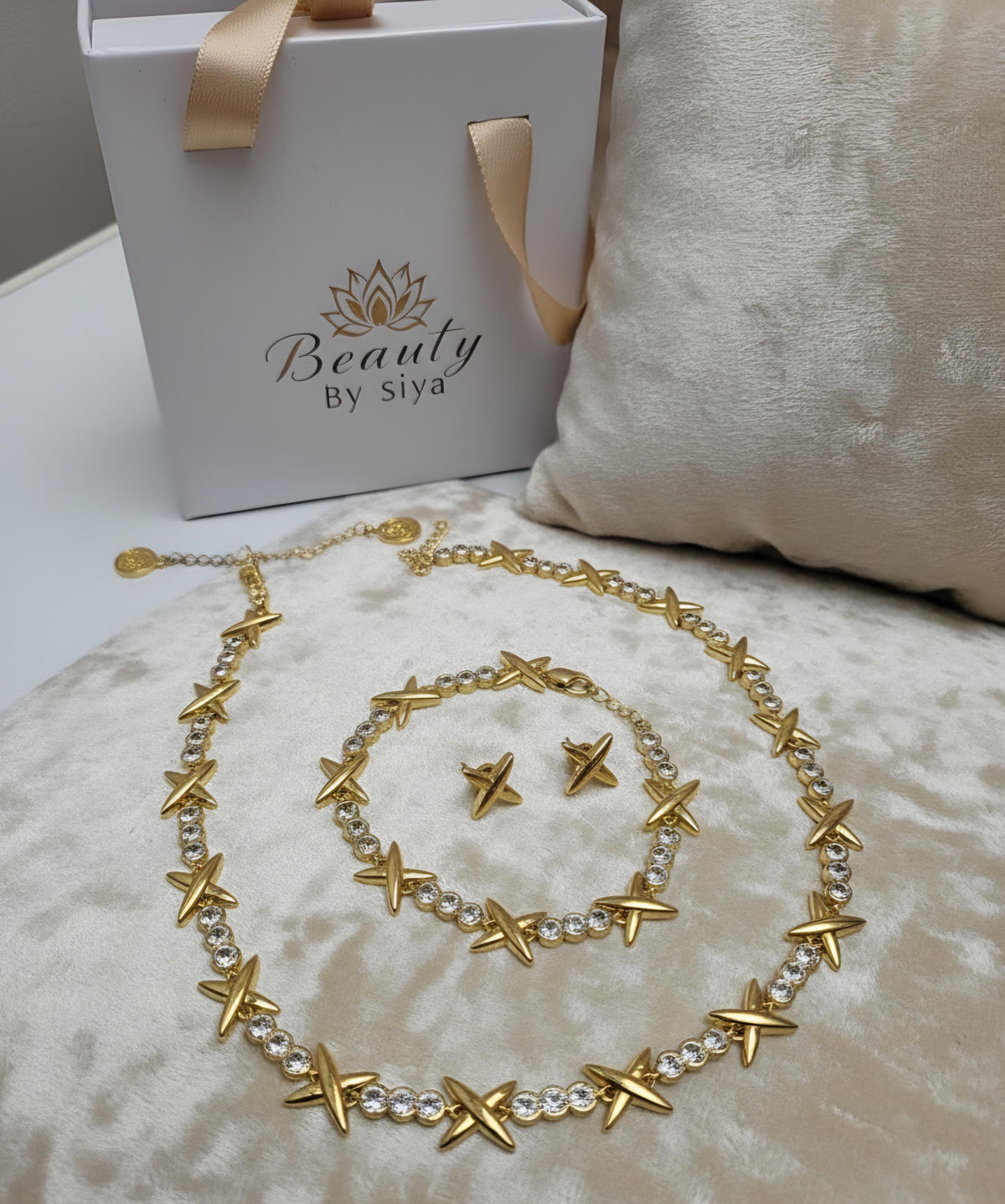 Gemma viral xoxo choker necklace set